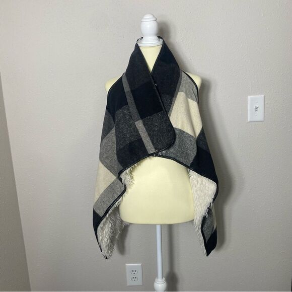 Me Jane Faux Fur Buffalo Check Flannel Wool Blend Vest Women's Size Medium - Picture 9 of 16